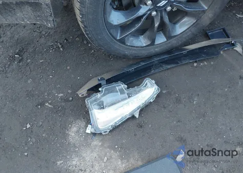 2021 Toyota Prius Prime Xle z USA, uszkodzony, nr VIN JTDKAMFP3M3189474